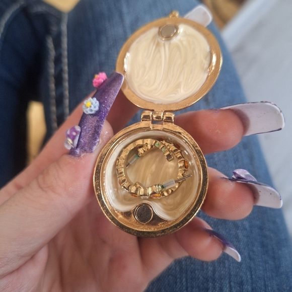 Gold And Silver Earrings With Case - Picture 3 of 4